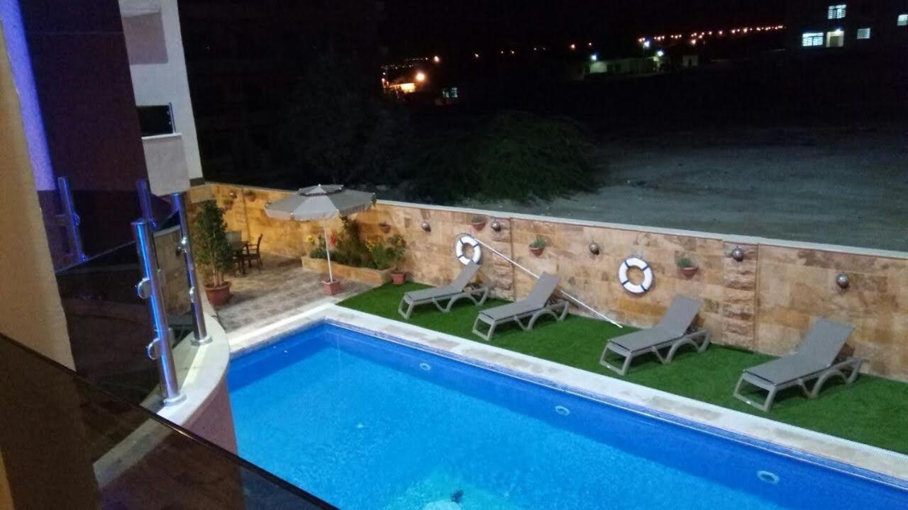 Hotel مشروع ميريت البحر الميت السكني العائلي Sweimeh Exterior foto