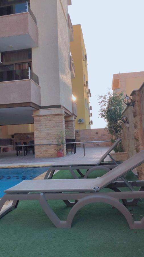 Hotel مشروع ميريت البحر الميت السكني العائلي Sweimeh Exterior foto